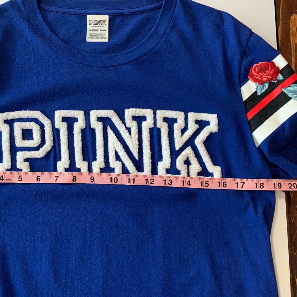 NWOT Victoria's Secret PINK Campus Tee Rose Embroidered With Sherpa Letters - Picture 7 of 9